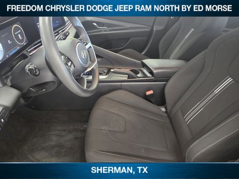 Used 2024 Hyundai Elantra SEL image 8