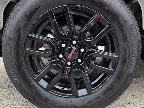 Used 2024 GMC Sierra 1500 Elevation AWD/4WD image 9