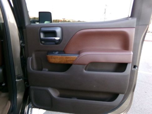 Used 2015 Chevrolet Silverado 2500 High Country w/ Duramax Plus Package image 21