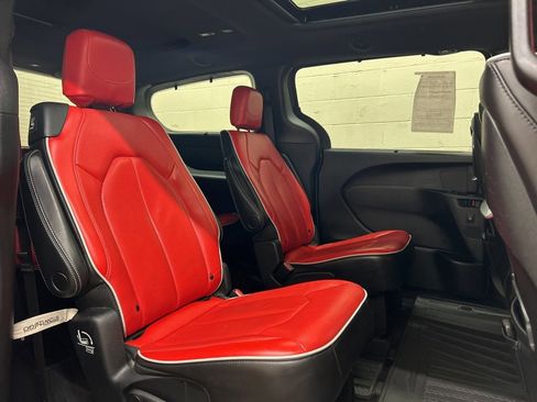 Used 2020 Chrysler Pacifica Limited w/ Quick Order Package 27H Red S image 11