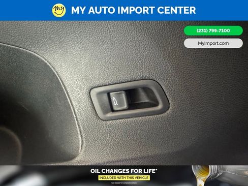 Used 2024 Volkswagen Atlas Cross Sport SE AWD/4WD image 12
