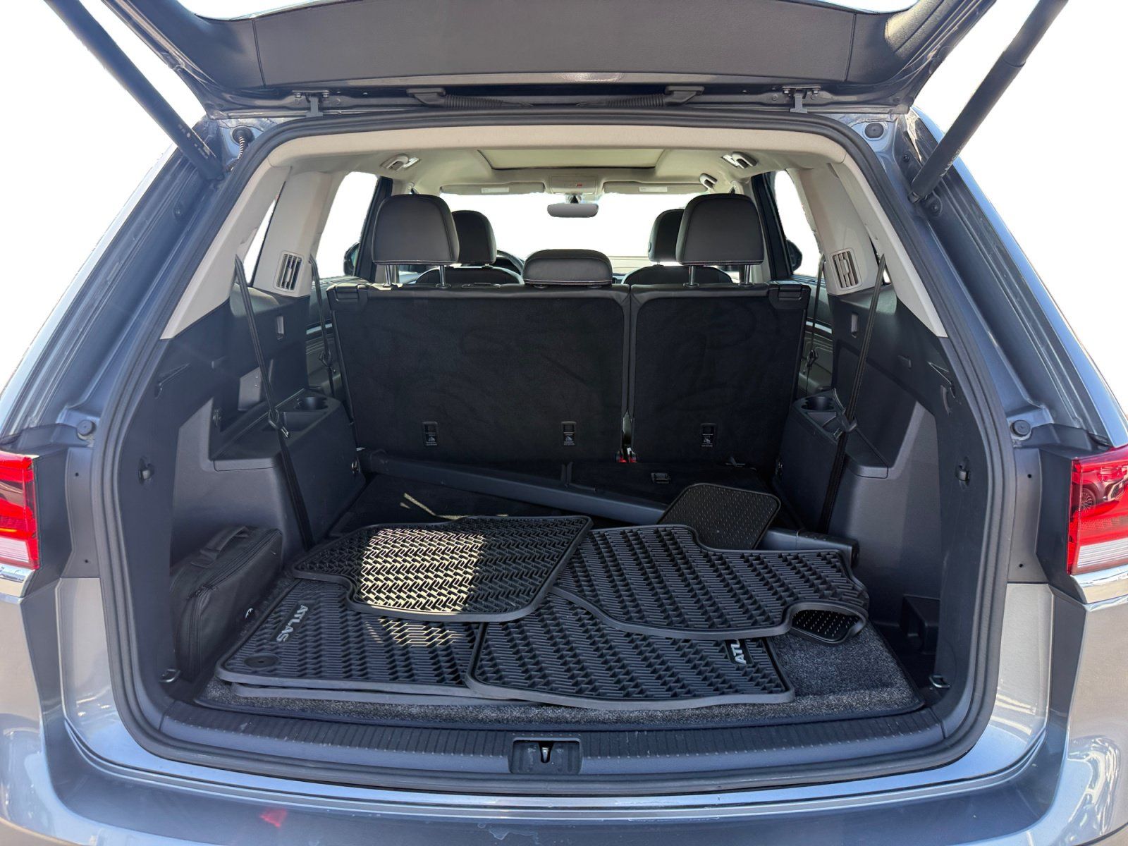 Certified 2023 Volkswagen Atlas SE w/ Panoramic Sunroof Package FWD image 17
