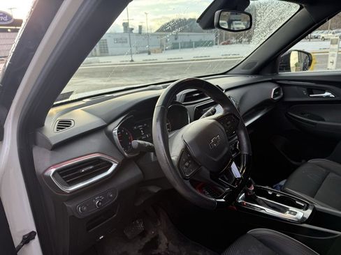 Used 2021 Chevrolet TrailBlazer RS w/ Convenience Package image 12