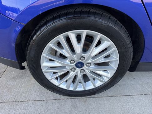 Used 2015 Ford Focus Titanium FWD image 19