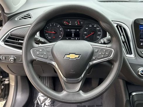 Used 2020 Chevrolet Malibu LT image 31