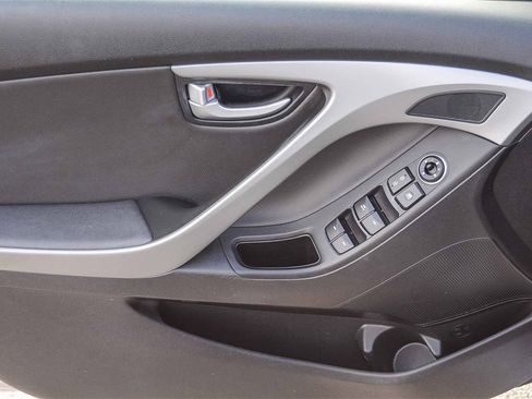 Used 2014 Hyundai Elantra Limited image 21