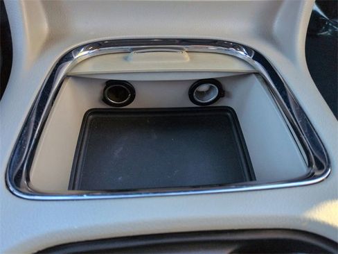 Certified 2019 Dodge Grand Caravan SXT image 23