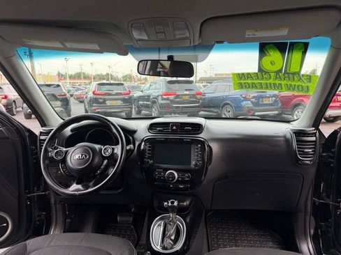 Used 2016 Kia Soul + w/ Audio Package FWD image 18