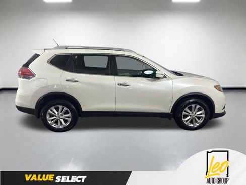 Used 2016 Nissan Rogue SV w/ SV Premium Package AWD/4WD image 7