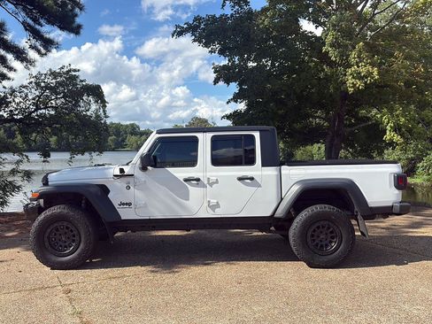 Used 2020 Jeep Gladiator Sport w/ Quick Order Package 24S AWD/4WD image 10
