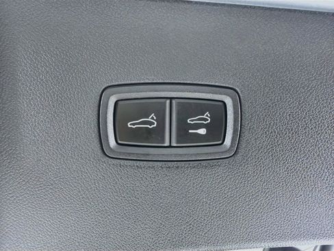 Used 2025 Porsche Cayenne Coupe AWD/4WD image 25