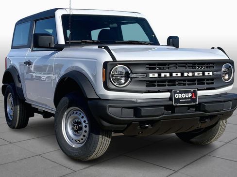New 2025 Ford Bronco 2-Door image 2