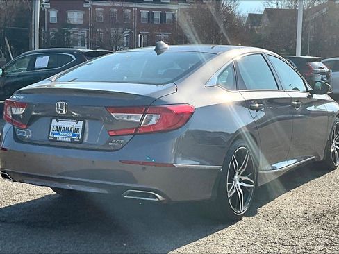 Used 2021 Honda Accord Touring image 2
