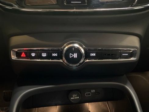 Used 2025 Volvo XC40 B5 Core AWD/4WD image 58