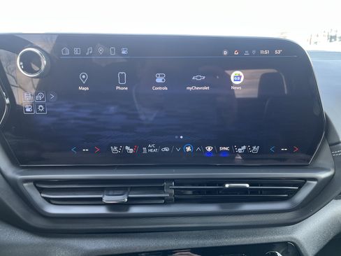 Used 2025 Chevrolet Silverado EV LT image 27