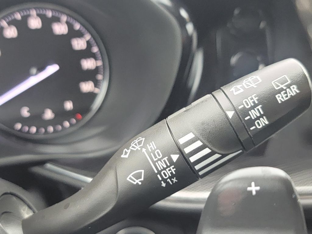 Used 2023 Buick Envision Essence FWD image 21