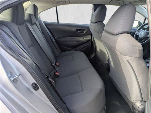 Used 2022 Toyota Corolla LE image 18