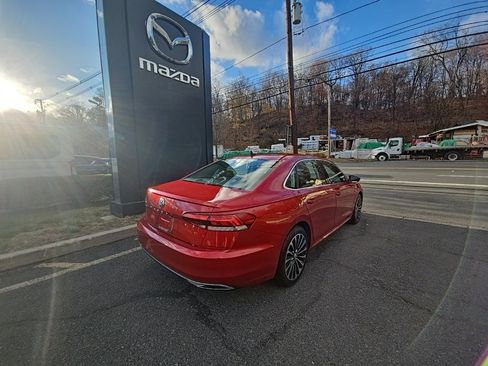 Used 2022 Volkswagen Passat 2.0T image 7