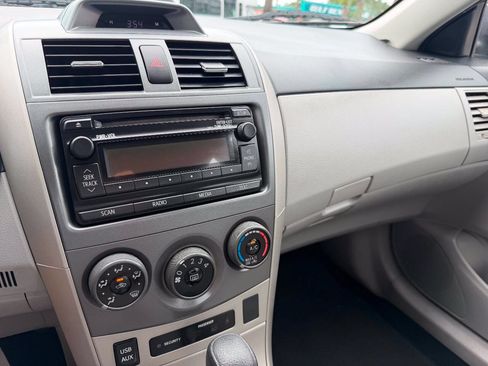 Used 2012 Toyota Corolla LE FWD image 9