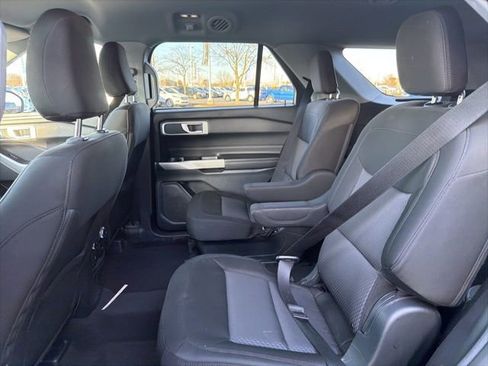 Certified 2022 Ford Explorer XLT image 18