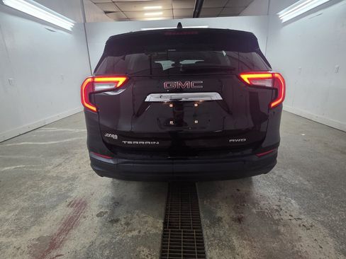 Used 2023 GMC Terrain SLE w/ Driver Convenience Package AWD/4WD image 5