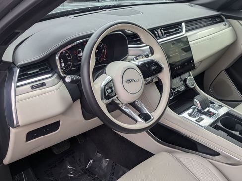 Used 2024 Jaguar F-PACE R-Dynamic S image 10