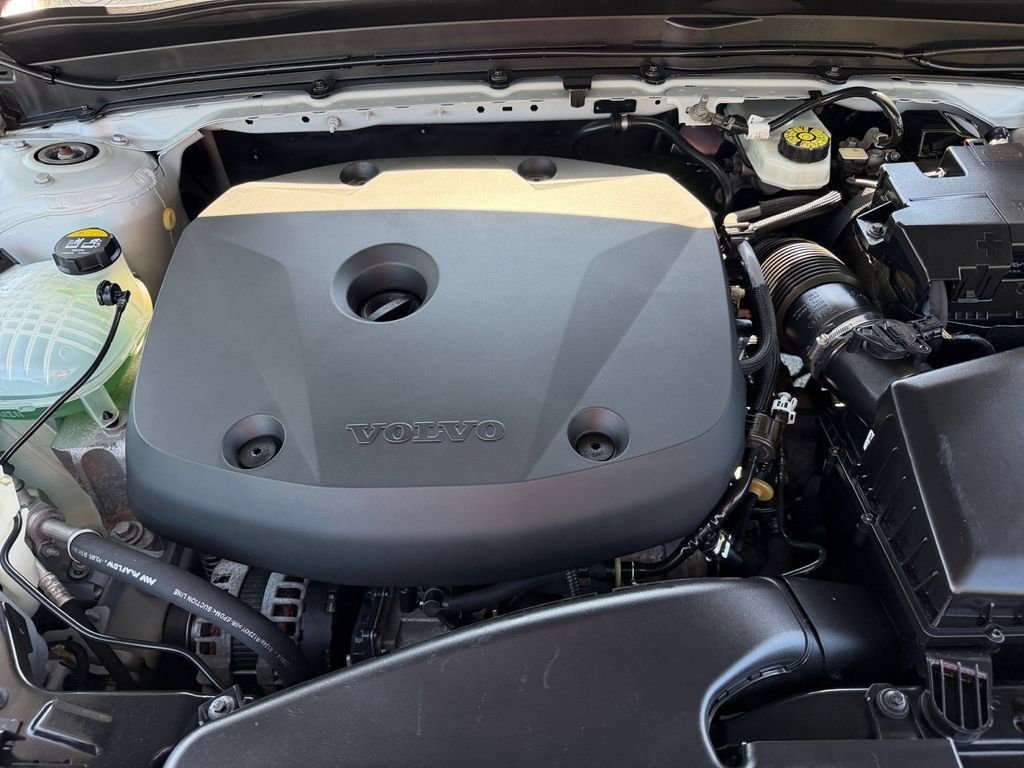 Used 2021 Volvo XC40 T5 Momentum AWD/4WD image 29