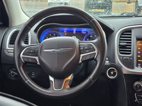 Used 2016 Chrysler 300 C image 15