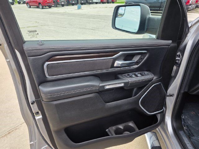Used 2022 RAM 1500 Laramie AWD/4WD image 19