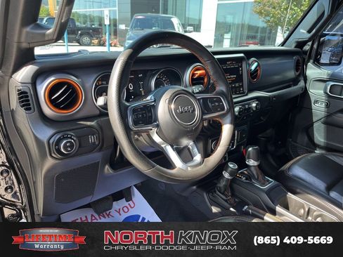 Used 2023 Jeep Gladiator Mojave w/ Cold Weather Group AWD/4WD image 7