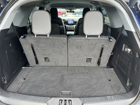 Used 2023 Ford Explorer XLT w/ Equipment Group 202A image 35