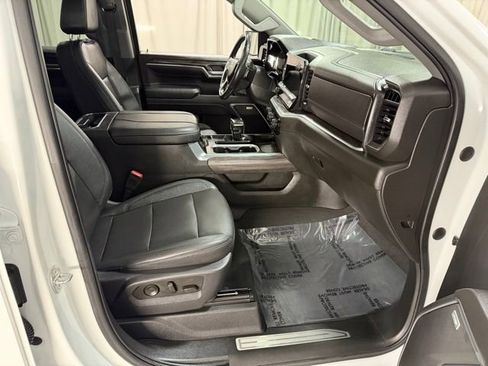 Used 2023 Chevrolet Silverado 1500 LTZ w/ LTZ Convenience Package II AWD/4WD image 7