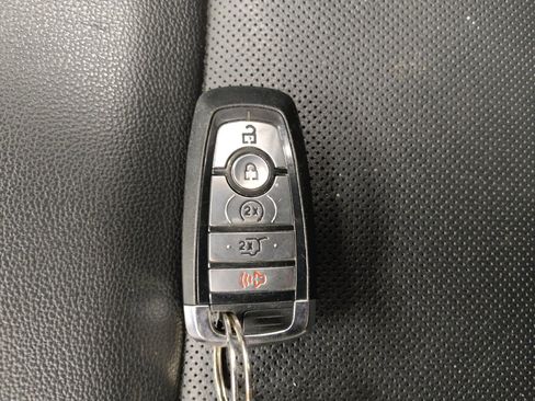 Used 2024 Ford Explorer Limited image 32