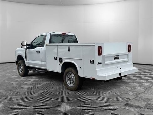 New 2025 Ford F250 XL w/ FX4 Off-Road Package AWD/4WD image 3