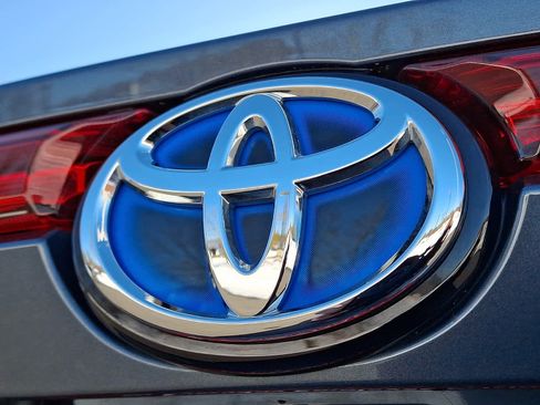 Certified 2024 Toyota Venza Limited image 32