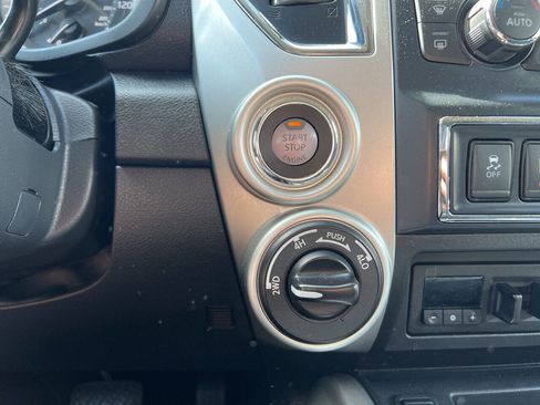 Used 2017 Nissan Titan SV image 18