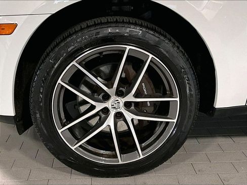 Certified 2023 Porsche Macan AWD/4WD image 14