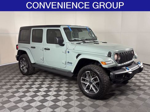 Used 2024 Jeep Wrangler Unlimited w/ Convenience Group AWD/4WD image 2