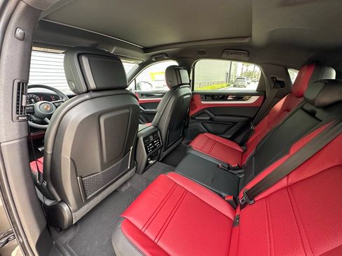 Certified 2026 Porsche Cayenne S AWD/4WD image 38