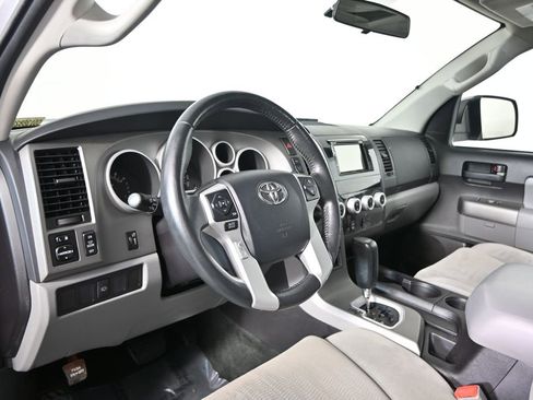 Used 2016 Toyota Sequoia SR5 AWD/4WD image 23