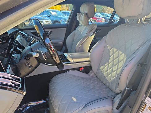 Certified 2025 Mercedes-Benz S 580 4MATIC Sedan image 15