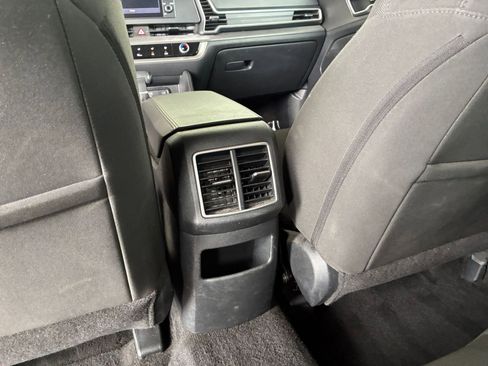 Used 2025 Kia Sportage LX FWD image 22