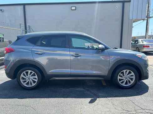 Used 2016 Hyundai Tucson SE w/ Option Group 02 FWD image 4