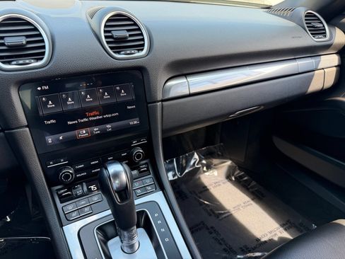 Certified 2024 Porsche 718 Boxster RWD image 27