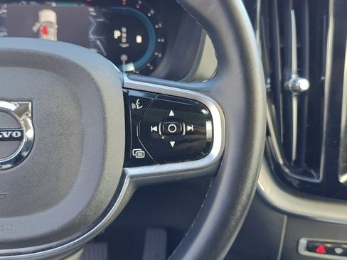 Used 2025 Volvo XC60 B5 Plus image 16