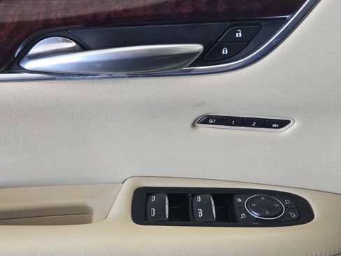 Used 2018 Cadillac XT5 Luxury w/ Driver Awareness Package image 22