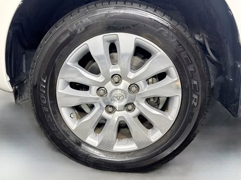 Used 2013 Toyota Sequoia Platinum image 43