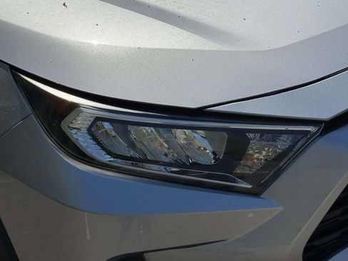 Used 2019 Toyota RAV4 XLE w/ Convenience Package AWD/4WD image 8