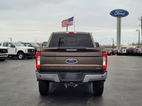 Used 2017 Ford F250 Lariat w/ Chrome Package image 5