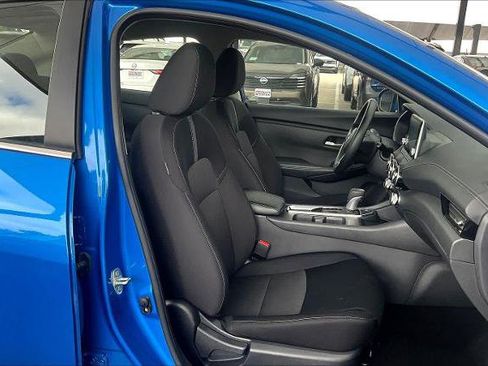 Certified 2025 Nissan Sentra SV image 8